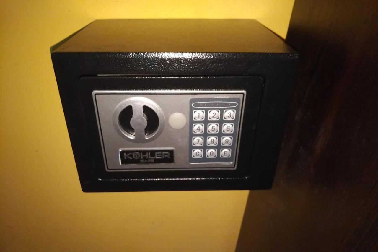 Apartament Edelvais ヴァルナ エクステリア 写真