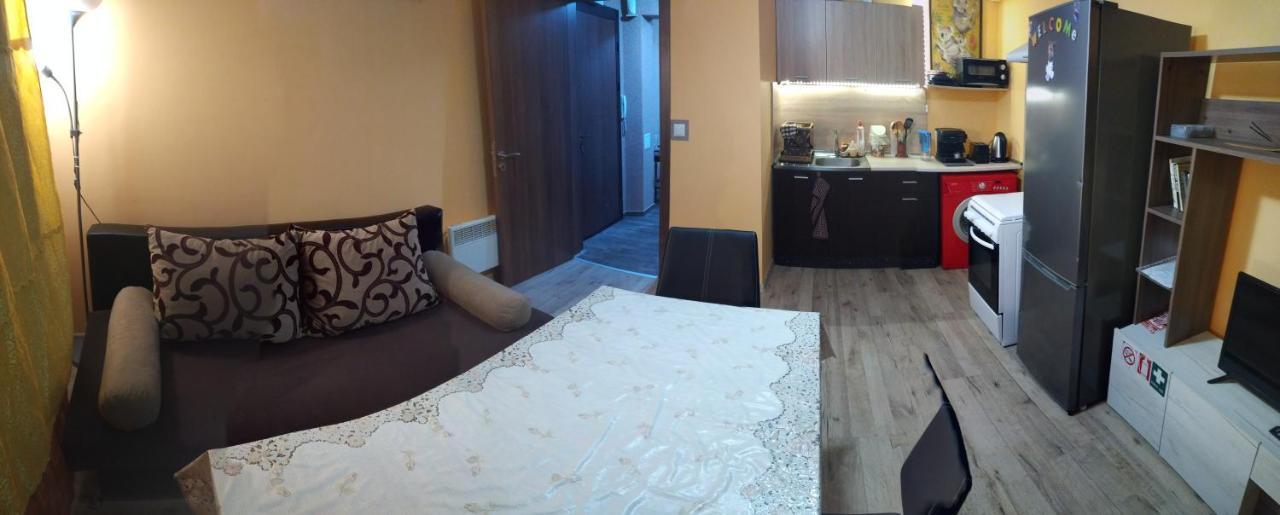 Apartament Edelvais ヴァルナ エクステリア 写真